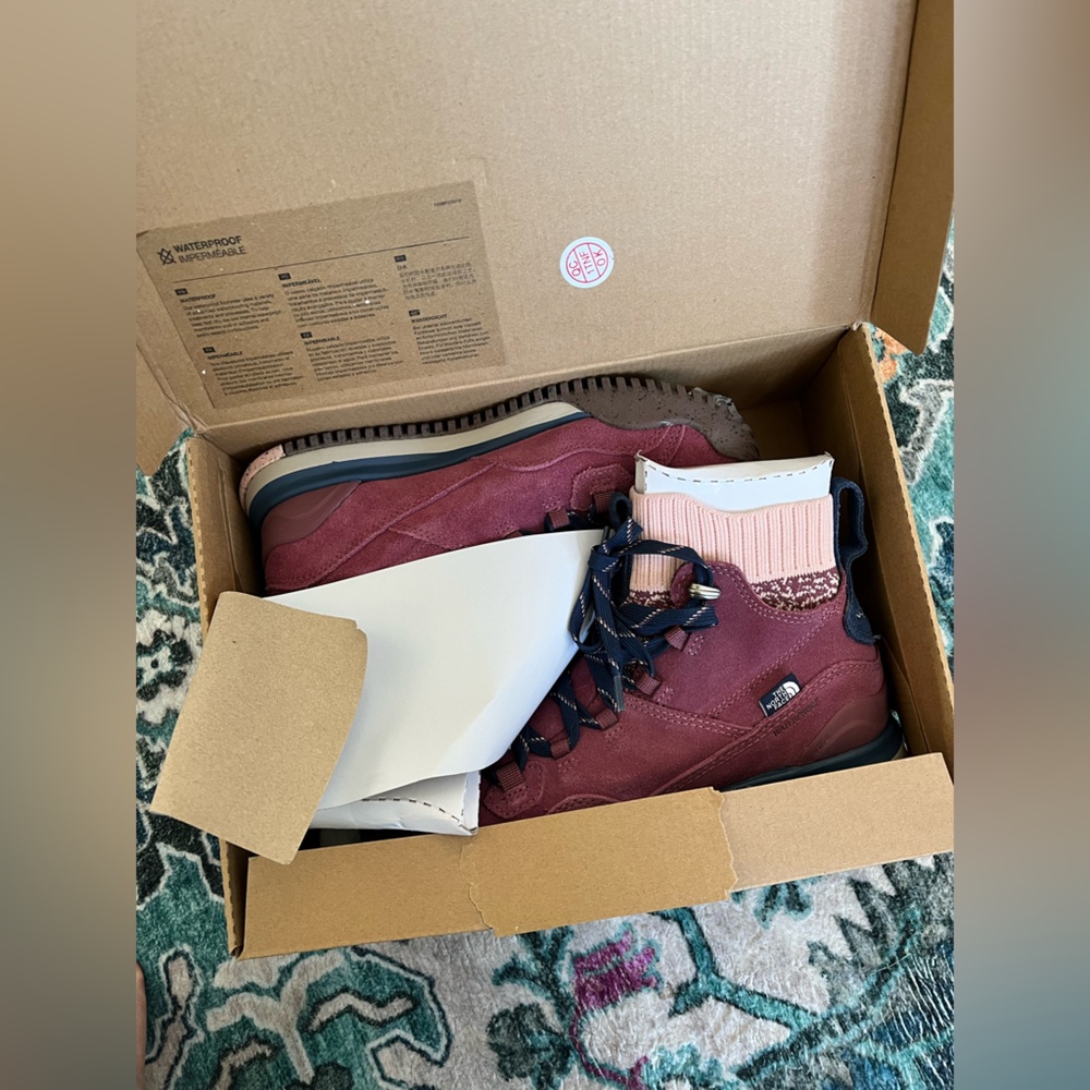 The North Face NEW Women's Back-To-Berkeley III Sport Waterproof Boots Size 7 - Picture 4 of 4